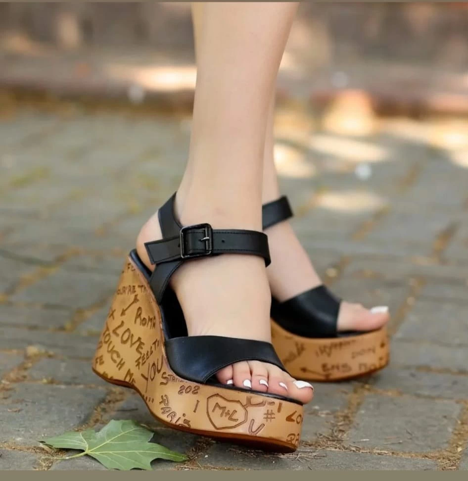 Riboy Siyah Cilt Dolgu Topuk Sandalet