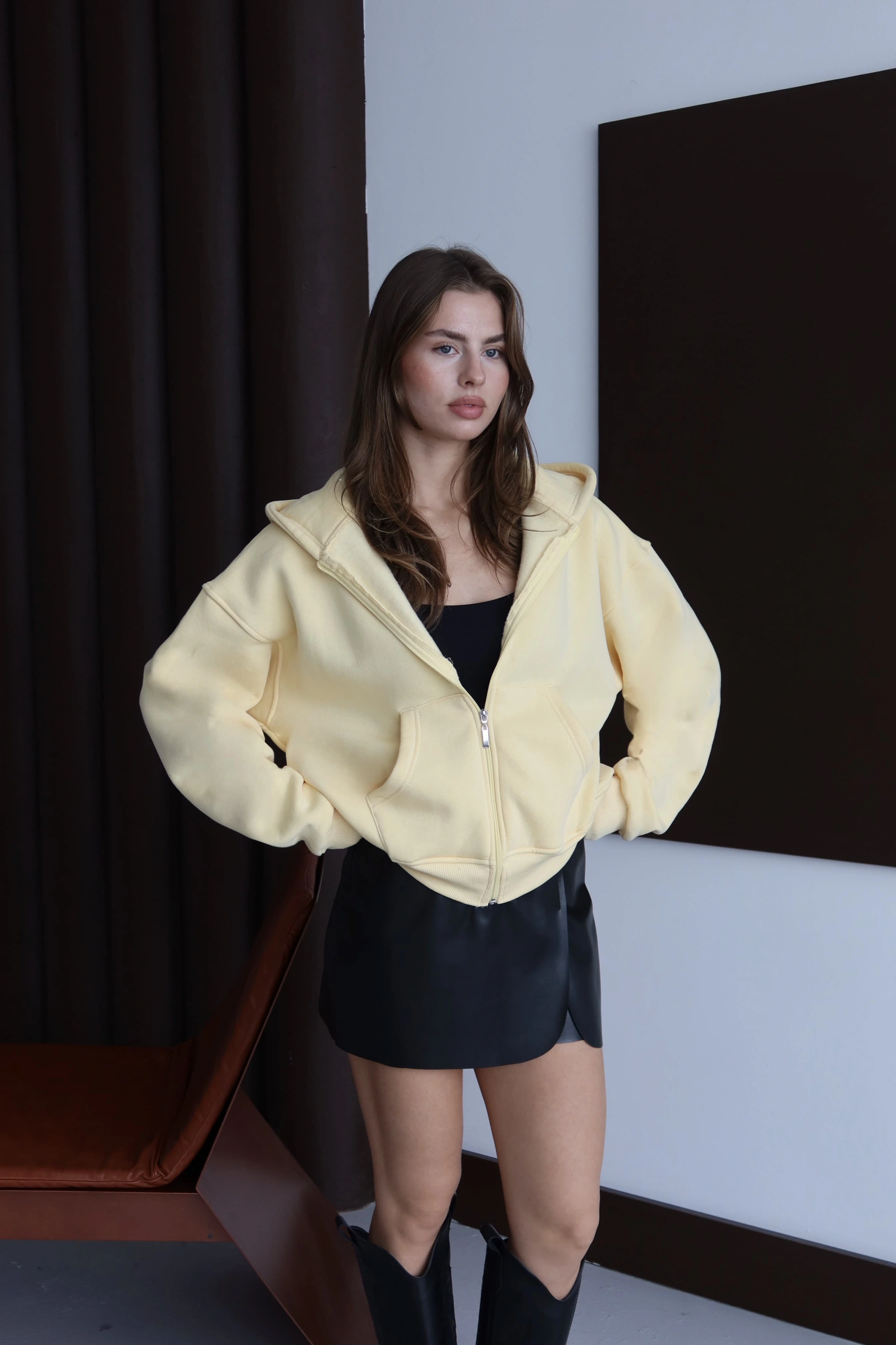 3 iplik şardonlu kapşonlu hoodie frm sarı p510437