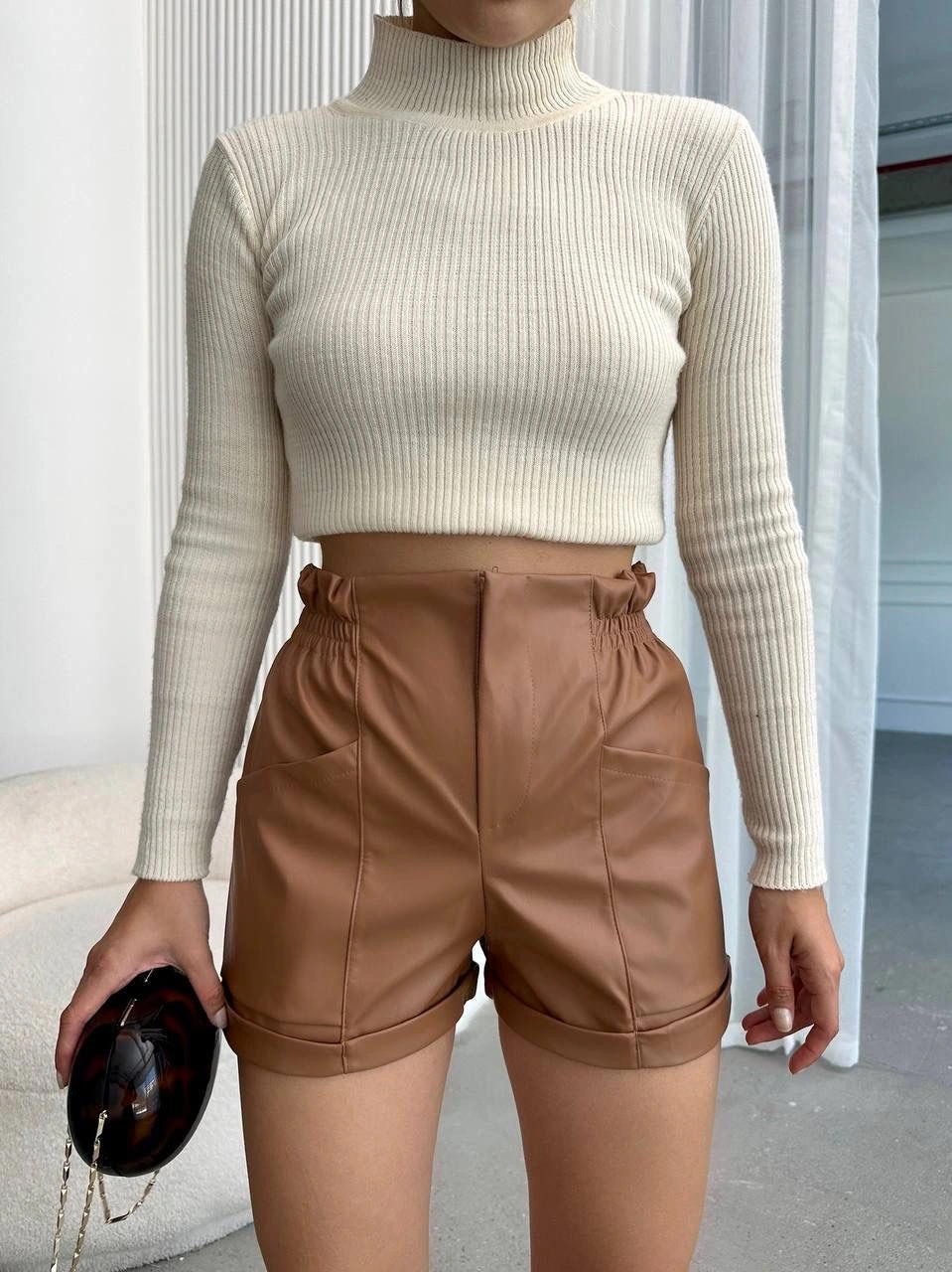 Beli lastikli deri şort kahve H24605