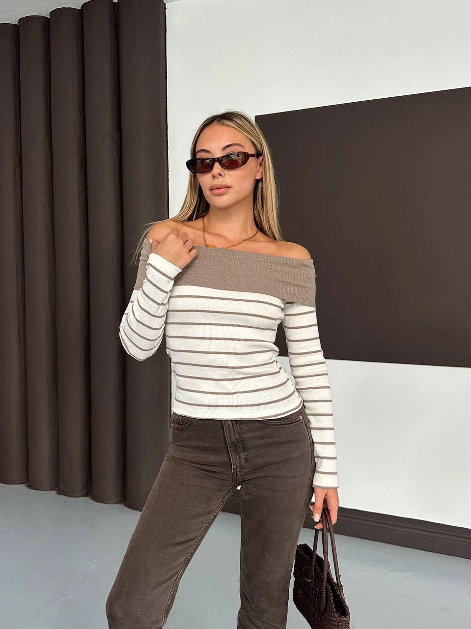 Çizgili madonna yaka kaşkorse bluz bej a844