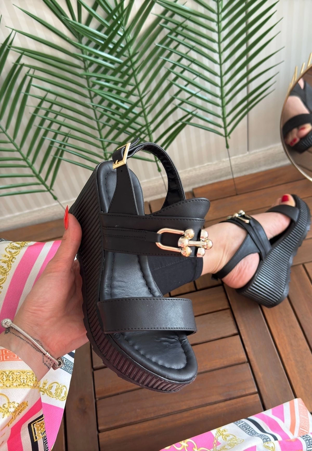 Gitay Siyah Cilt Dolgu Topuk Sandalet