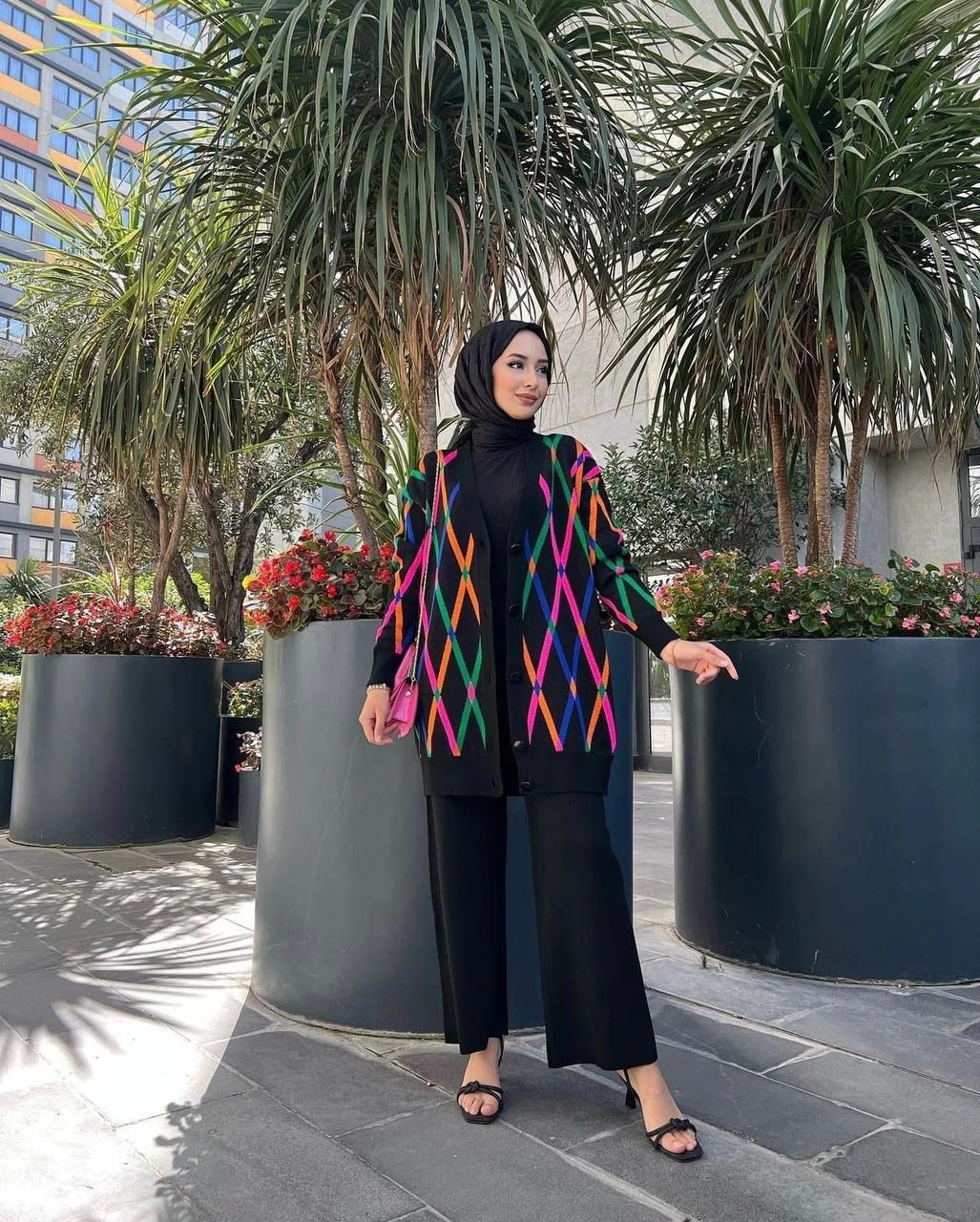 Hırkalı ikili takım çok renkli triko siyah