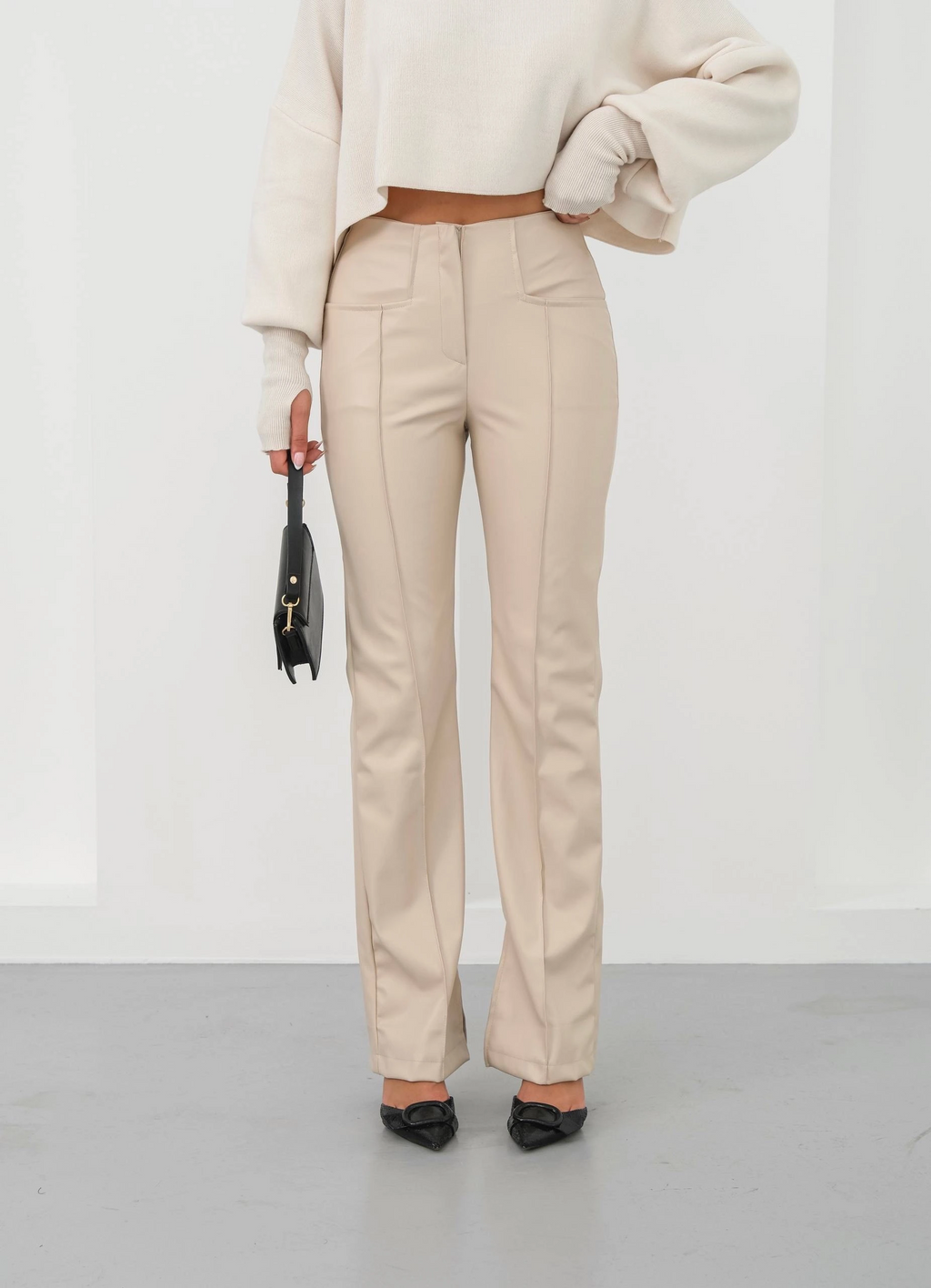 İspanyol yırtmaçlı paça deri pantolon bej hn