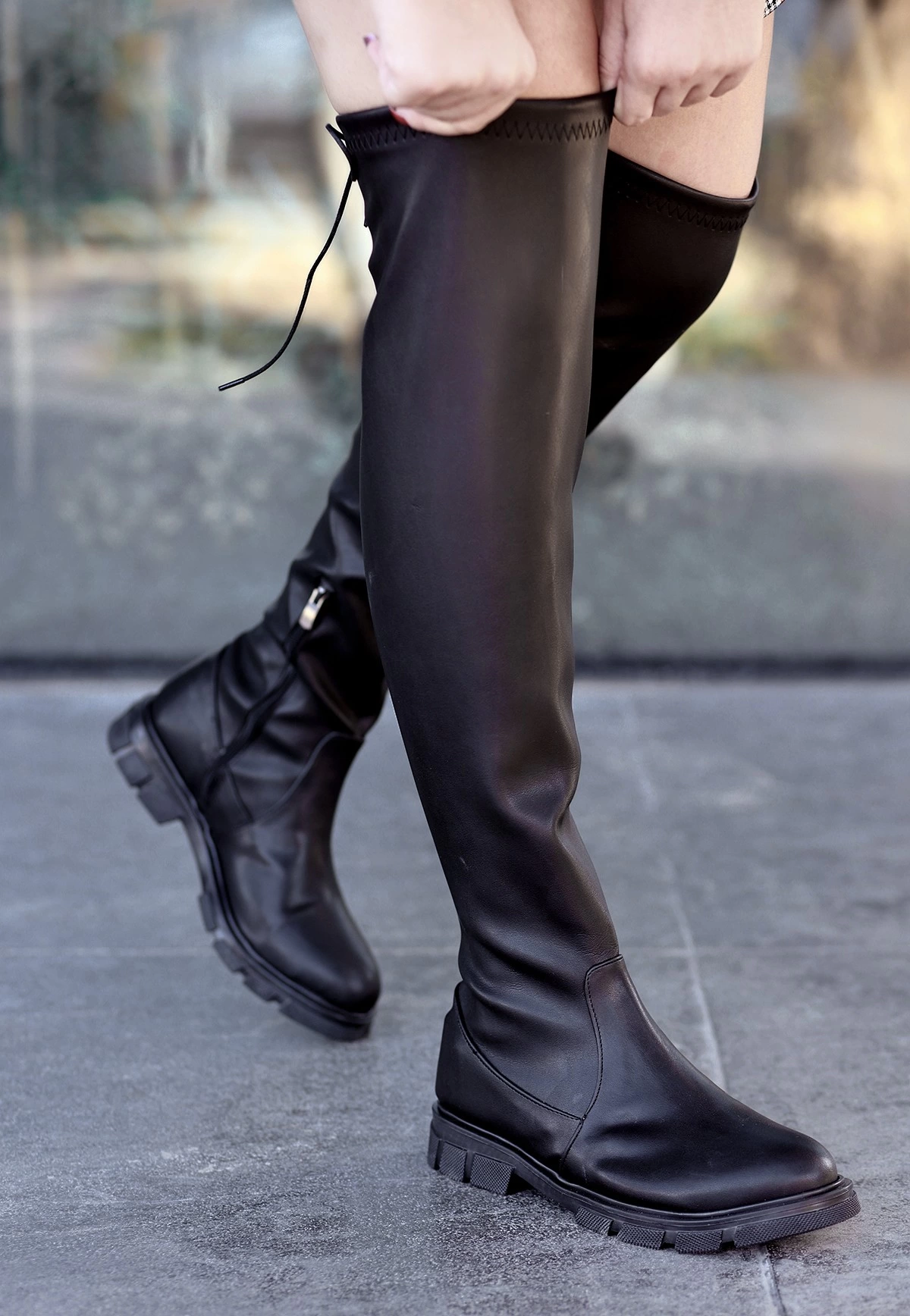 Iyan Siyah Cilt Çorap Çizme