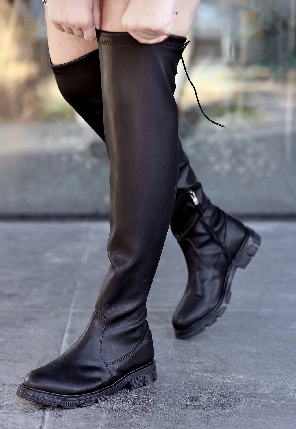 Iyan Siyah Cilt Çorap Çizme