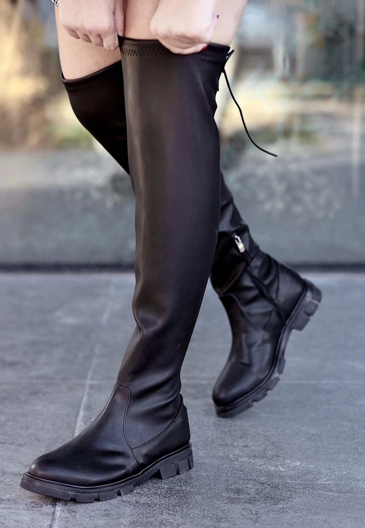 Iyan Siyah Cilt Çorap Çizme