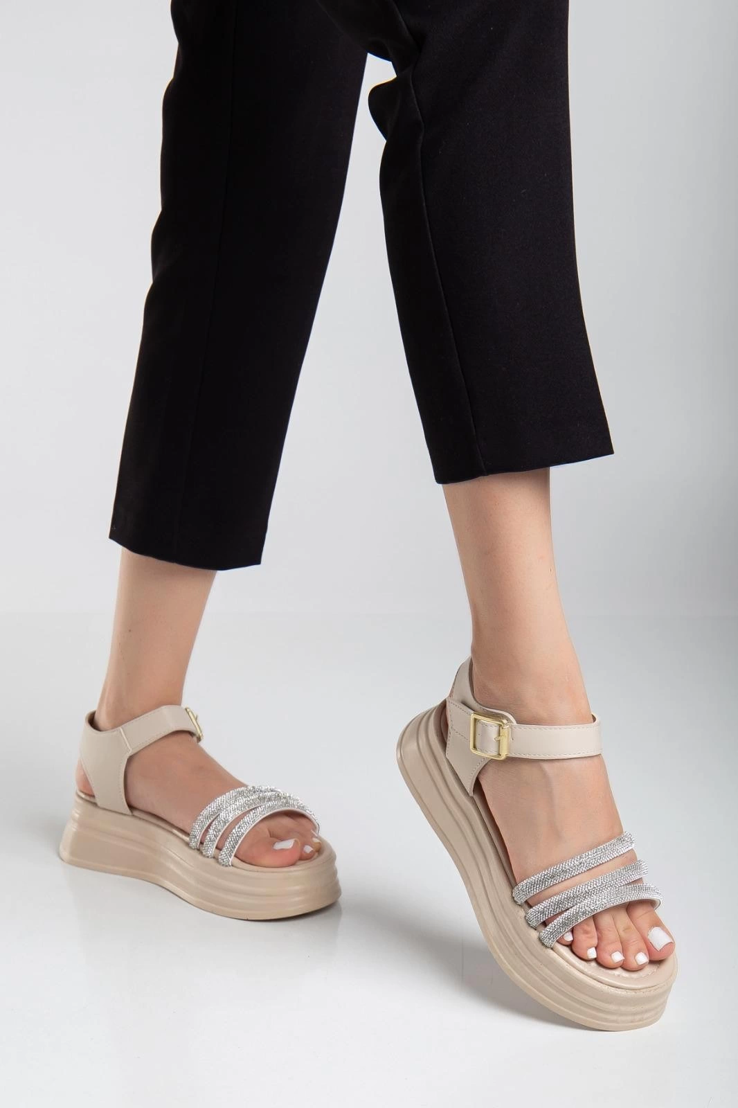 Lalen Bej Cilt Kemerli Sandalet