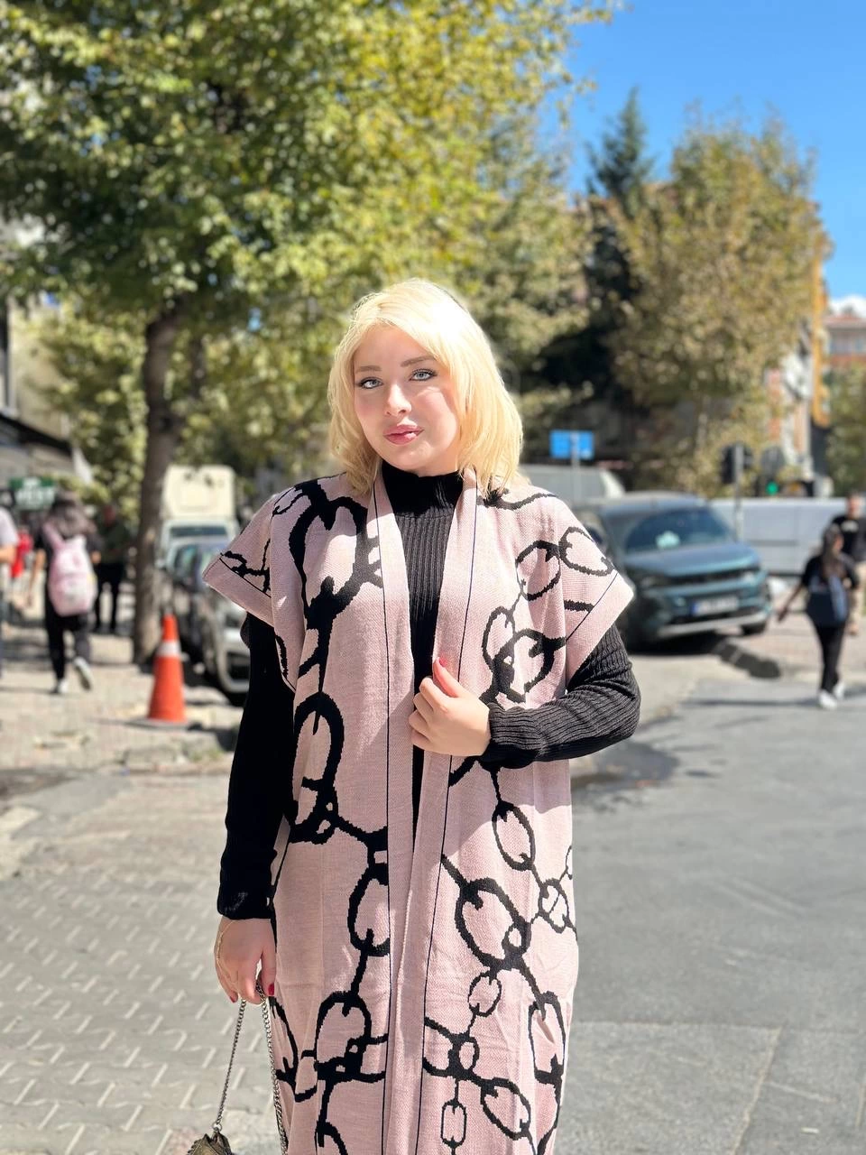 Siyah çizgi desenli elbiseli hırka takım pudra siyah